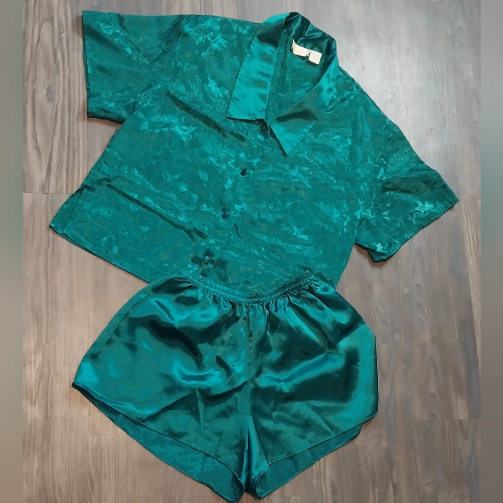 Vintage Victoria's Secret Gold Label  Short Sleeve, Shorts Pajama Set Mediu